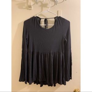 small soft&sexy dark grey American Eagle blouse